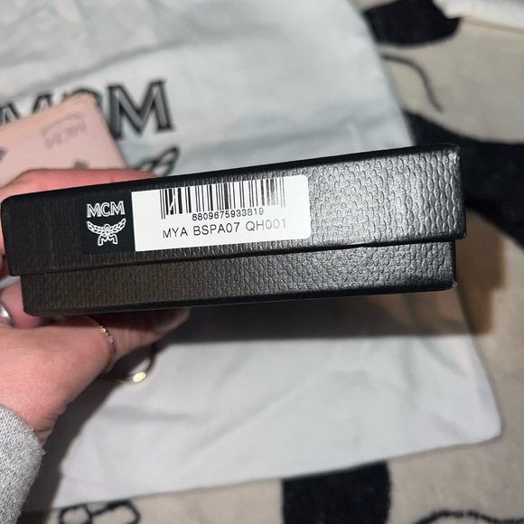 MCM light pink and grey Patricia wallet + Key fob - Picture 2 of 16